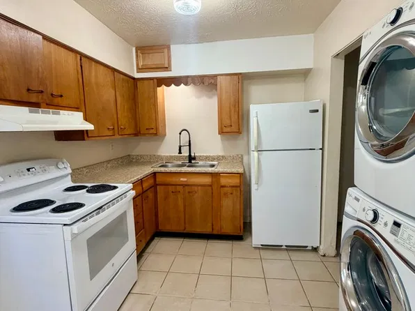 104 Dale Ave APT 2, Versailles, KY 40383
