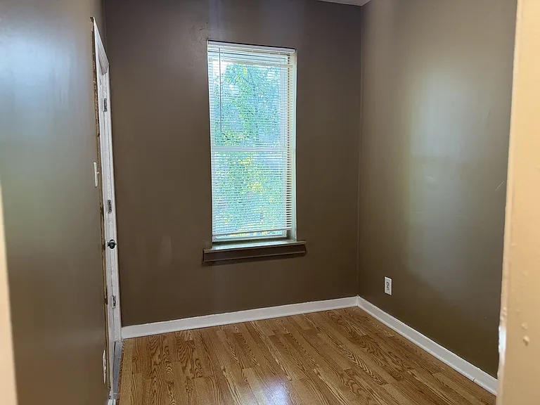 8833 S Exchange Ave — Photo 19