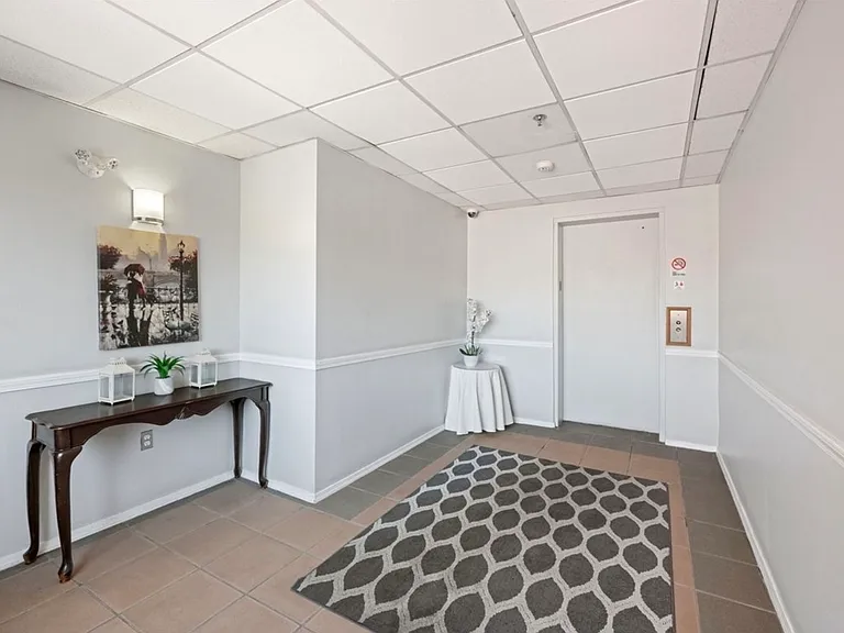 64 Foster St #403 — Photo 2