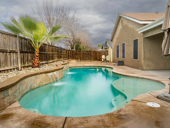 3rd image of 3034 N Glacier Way