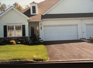 2730 Terrwood Dr E, Macungie, PA 18062