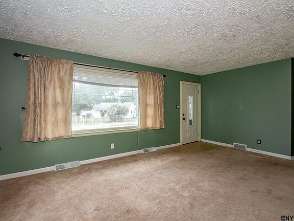 4th image of 33 Lincoln Ave