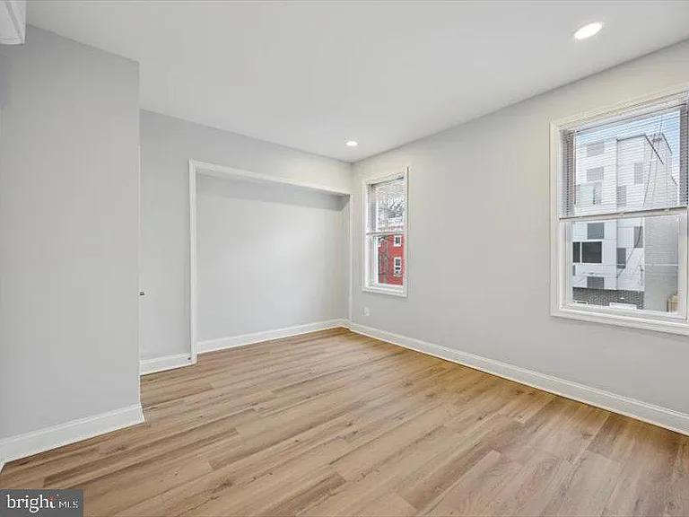 2253 N Delhi St — Photo 11