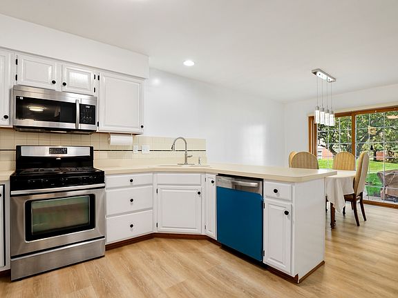 5th image of 559 Bradbury Ln