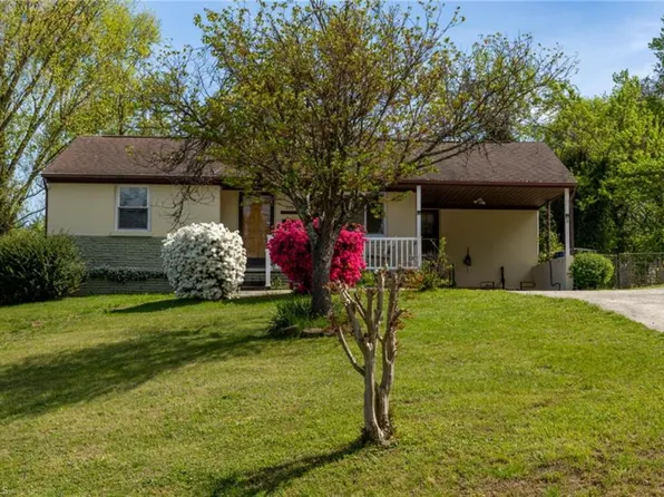 226 E Elm St, Mount Airy, NC 27030