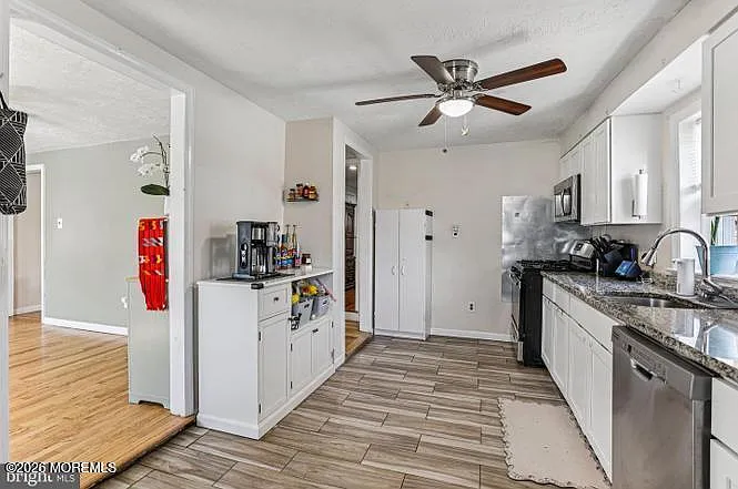 36 Browning Ave — Photo 13