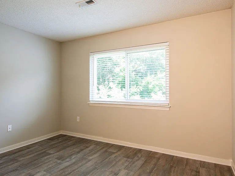 Sherwood Apartment Homes — Photo 25