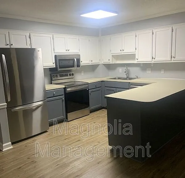 1302 Oakridge Ave — Photo 6