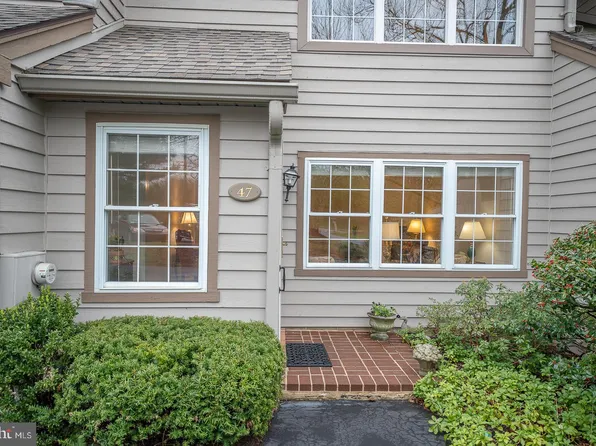 47 Manchester Ct, Berwyn, PA 19312