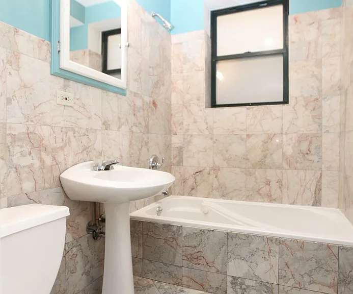 7211 S Yates Blvd #1B — Photo 14