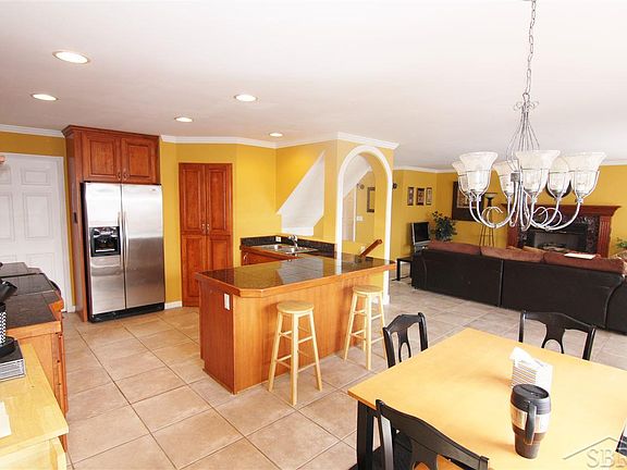 4th image of 9275 Highland Green Dr