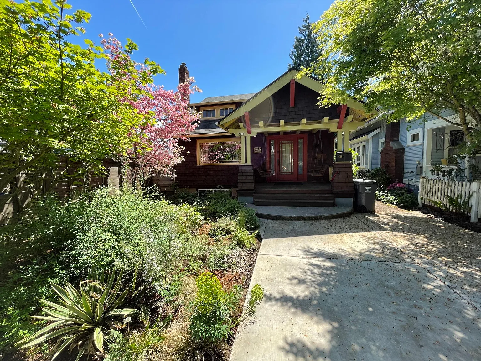 3218 SE Tibbetts St Unit B photo 1