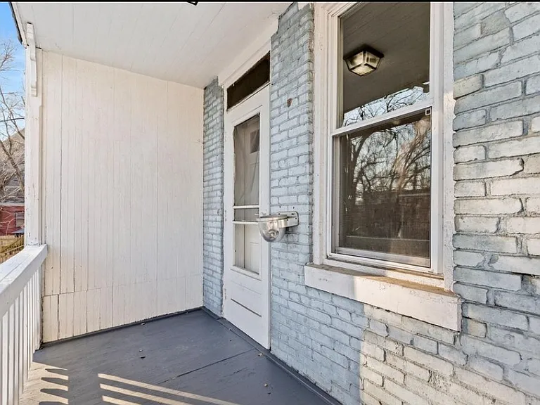 635 Camp St — Photo 17