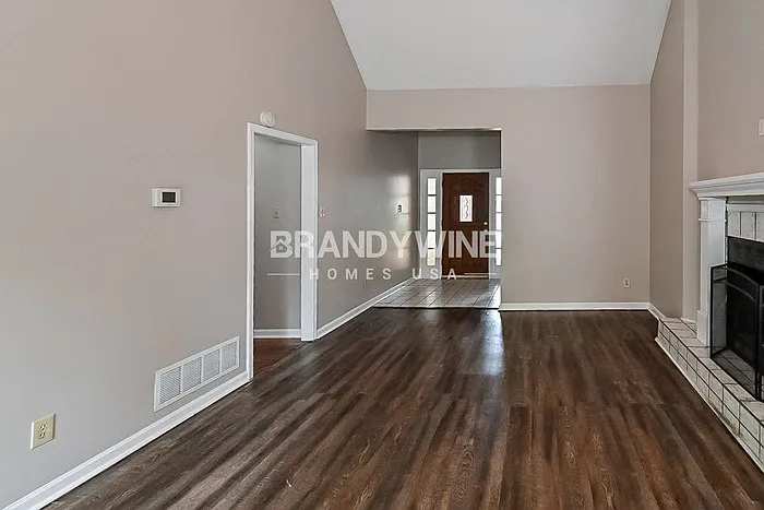 Building Photo - 5292 Shady Ridge Dr