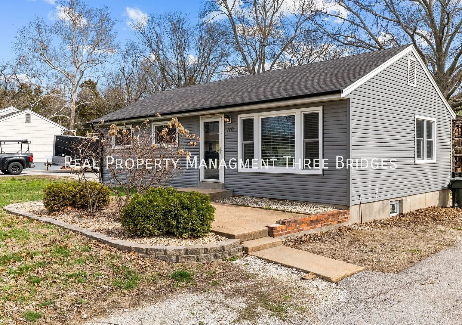 Beautiful Ballwin 3 Bedroom Home — Photo 2