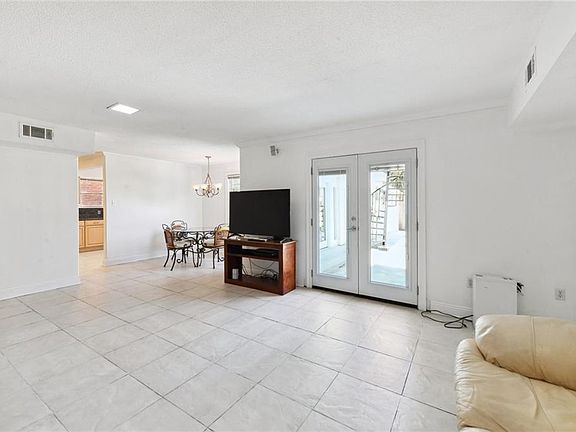4th image of 3741 Jean Pl