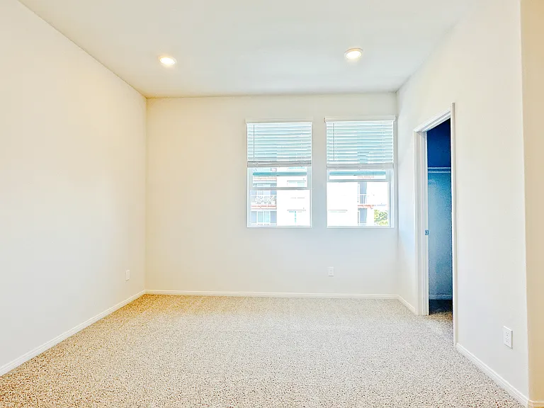 2711 Erebus Ct — Photo 8