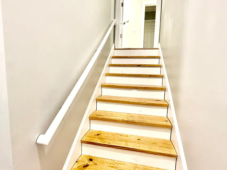2041 English Ln — Photo 33