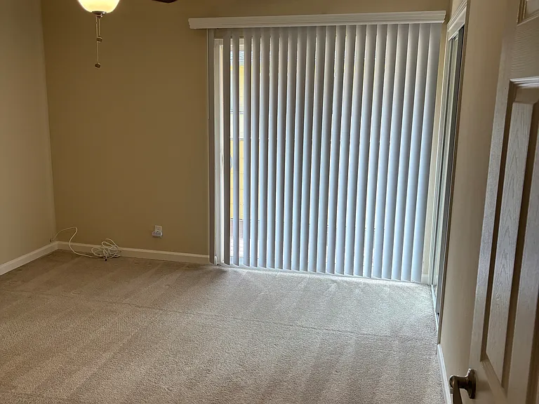 570 University Ave #21 — Photo 11