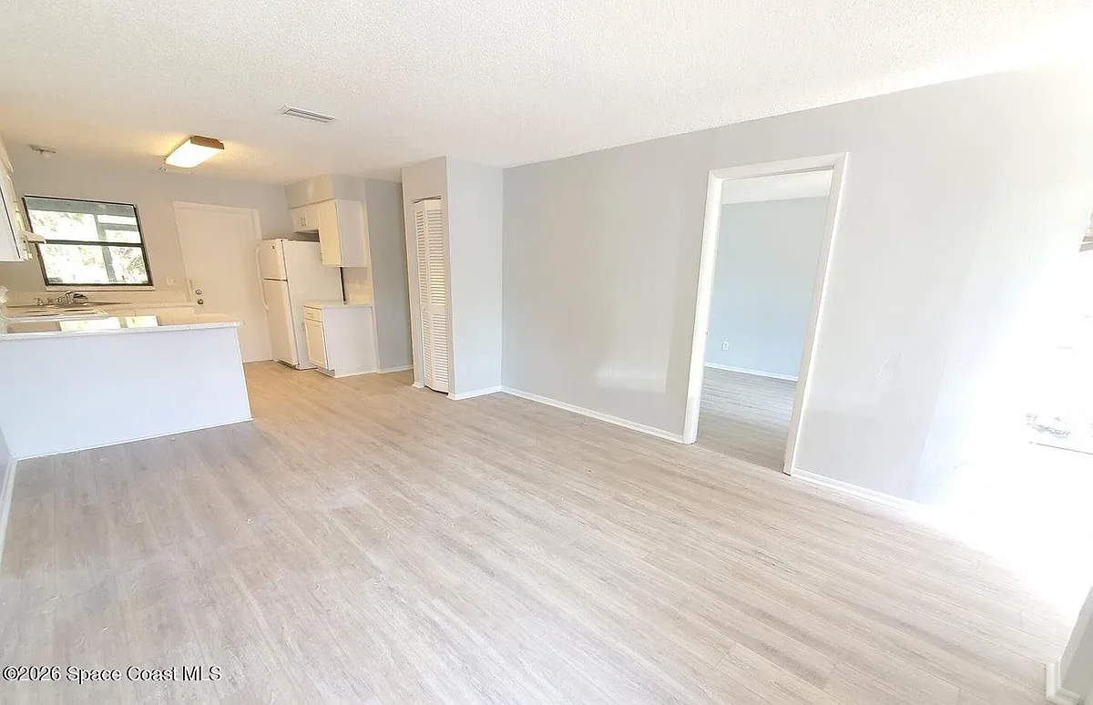 Building Photo - 499 Thor Ave SE #3