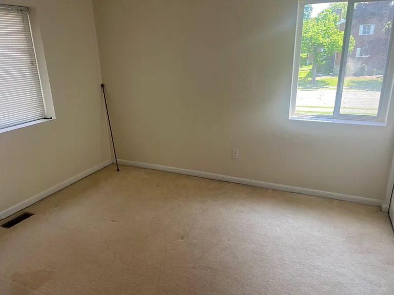 10 Bayberry Dr #2 — Photo 4
