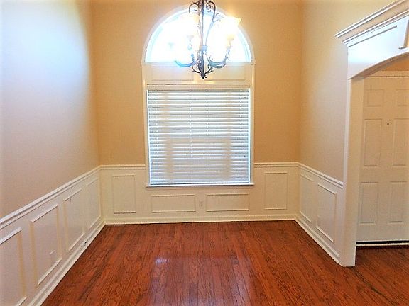 3rd image of 1613 Antebellum Dr