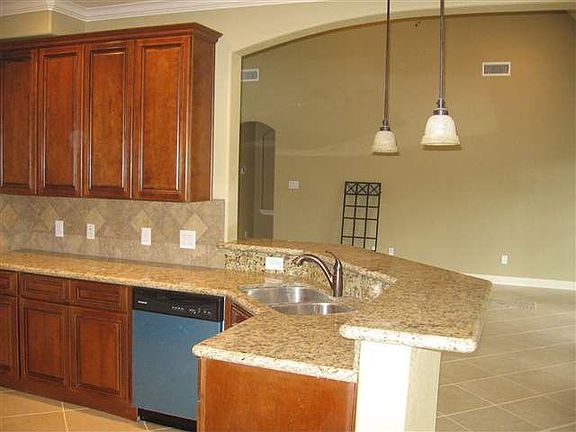 3rd image of 5421 Lana Ln