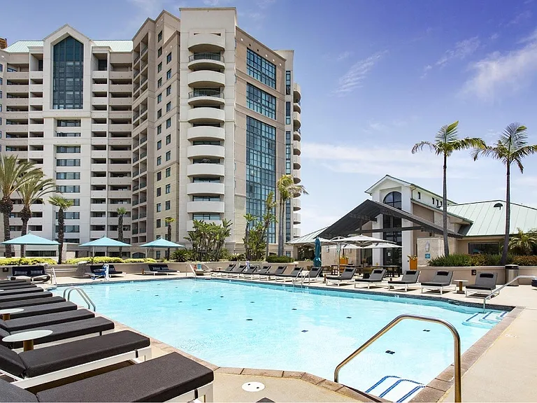 Towers at Costa Verde Apartments — Photo 35