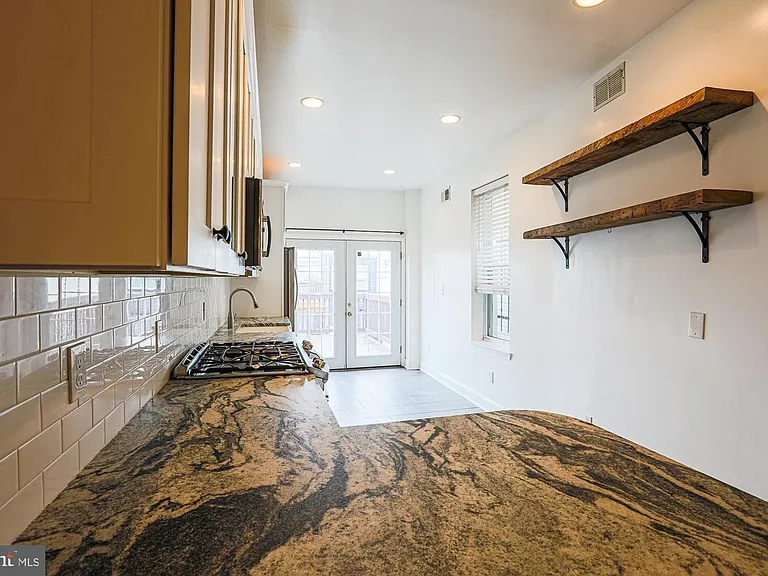 127 N Patterson Park Ave #1 — Photo 18