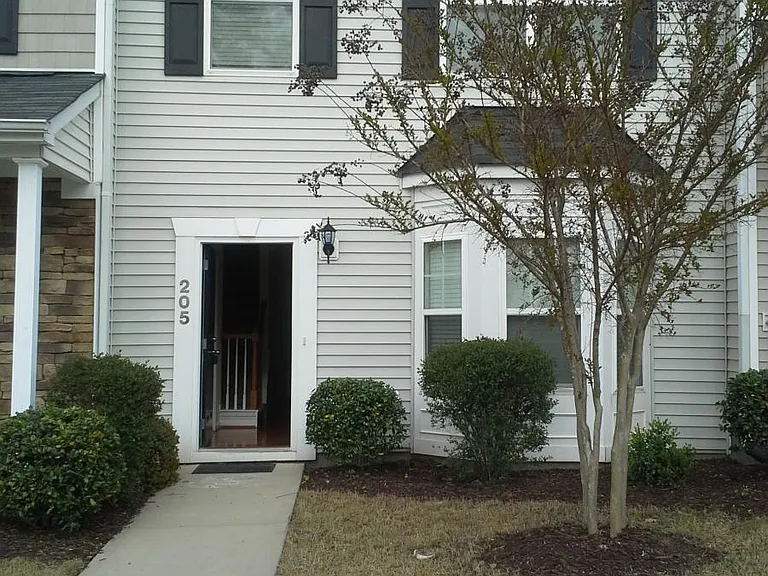 205 Hampshire Downs Dr — Photo 1
