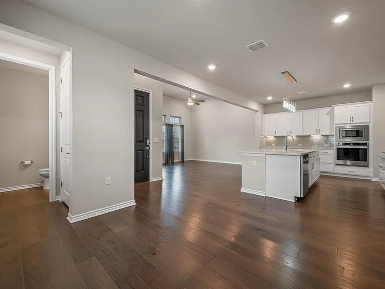 305 Bolivar Way #101 — Photo 15