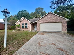 3815 Maple Dr, Conroe, TX 77302