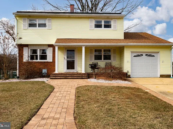 44 Albemarle Rd, Hamilton, NJ 08690