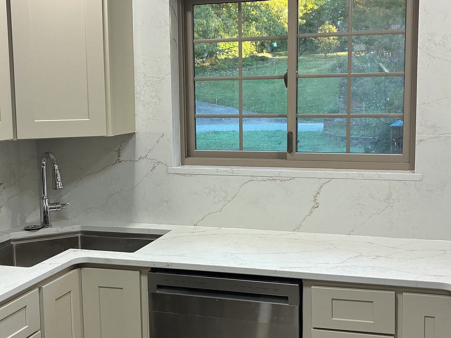 4 bed, 3000 sqft, $3,000 — Photo 3