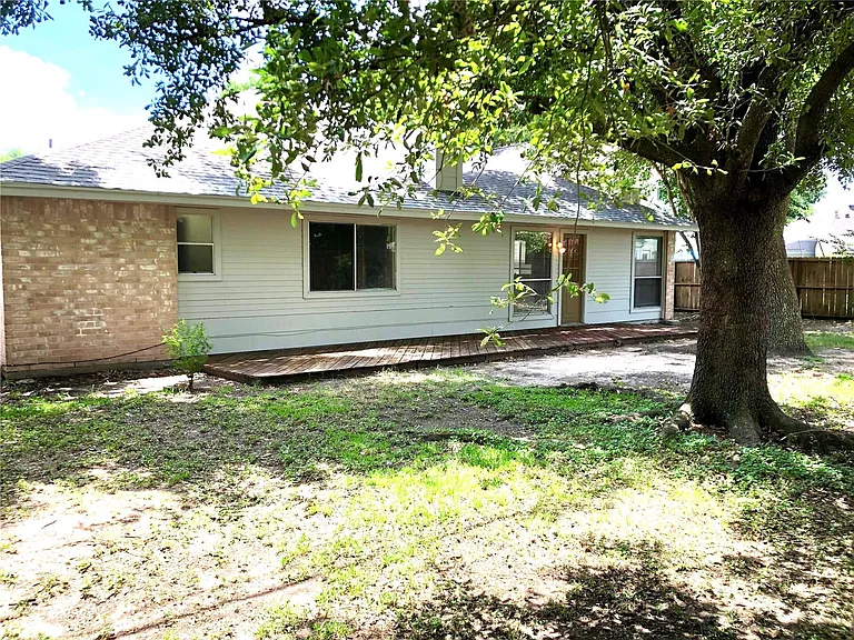 15650 Pebble Lake Dr — Photo 20