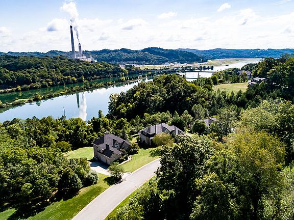 4th image of 40 Riverside Dr