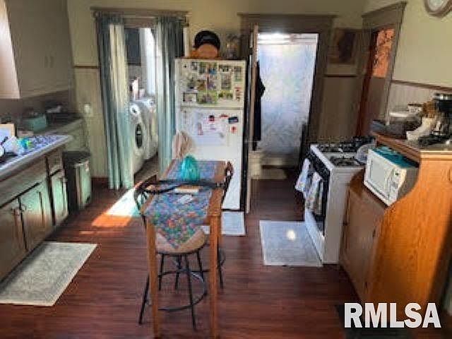 2nd image of 209 Exchange St