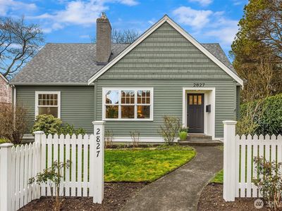 2827 40th Avenue W, Seattle, WA, 98199