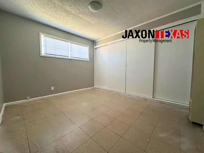 3906 Harrison Ave #4 — Photo 8