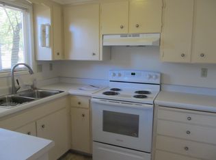 317 W 4th St #H, Phoenix, OR 97535