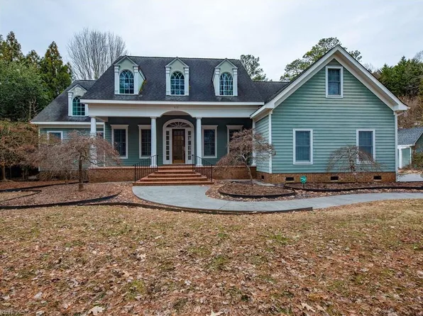 415 Massie Ln, Yorktown, VA 23693