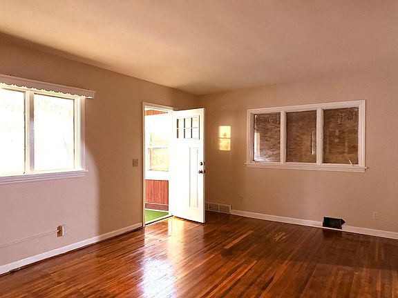 4th image of 53 Ernst St