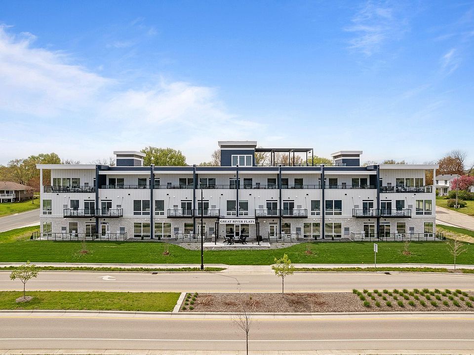 1st image of 907 N Lakeshore Dr #305