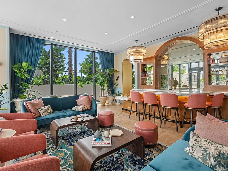 Building's Lounge