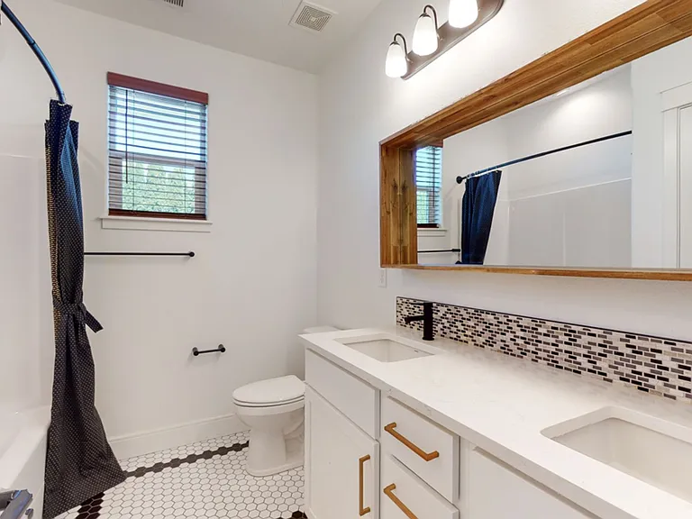 1763 Sicily Ln — Photo 22