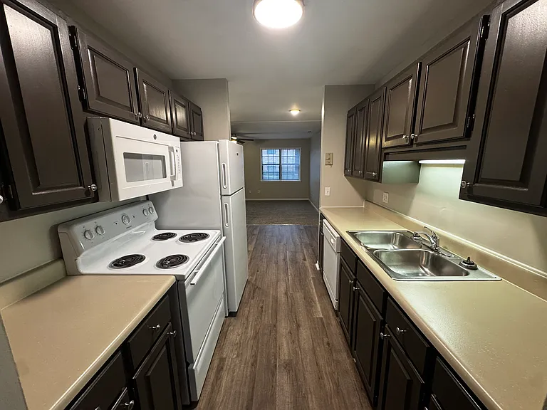 Oak Ridge Apartments — Photo 22