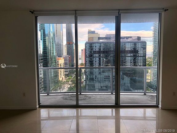 4th image of 1060 Brickell Ave #T2209