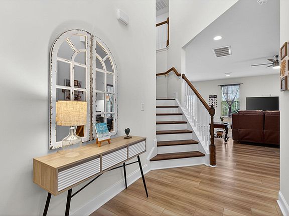 5th image of 105 Spring Crest Dr