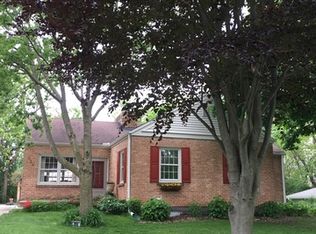 824 Sunset Rd, Wheaton, IL 60189