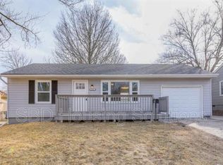 1107 E Waldo Dr, Independence, MO 64050